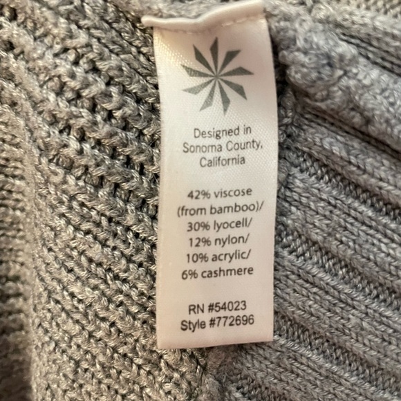 Athleta Sweater Short Sleeve Snap Button Cardigan Y2K Gray Knit Medium Eco EUC - Picture 9 of 11